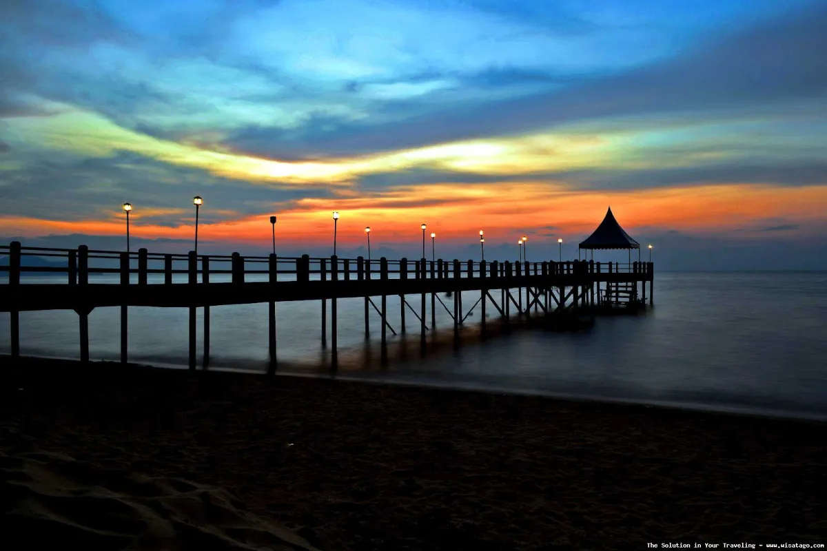 Pantai Pasir Panjang yang indah memukau