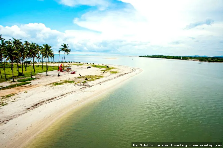 Pantai Pasir Setumpuk, pemandangan indah memukau