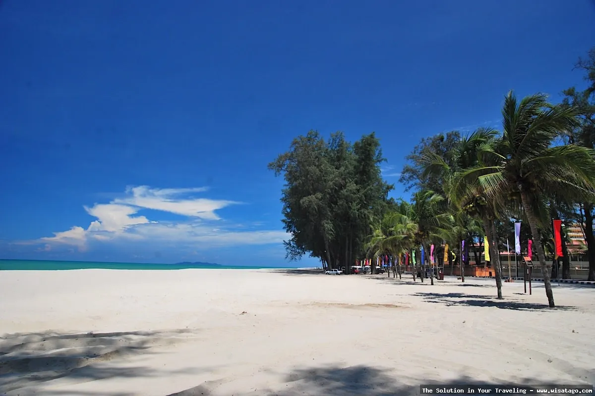 Pantai Pasir Setumpuk: Keindahan alam tersembunyi