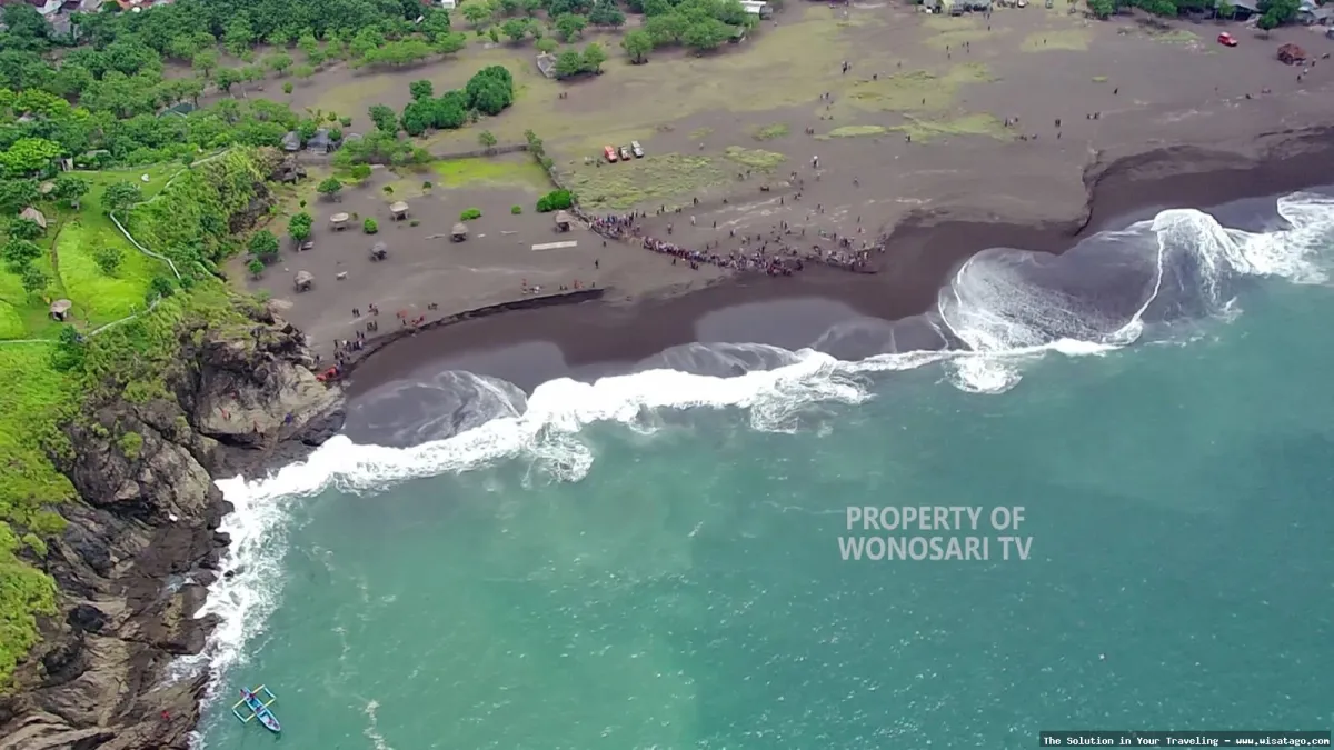 Pantai Payangan, keindahan alam memukau