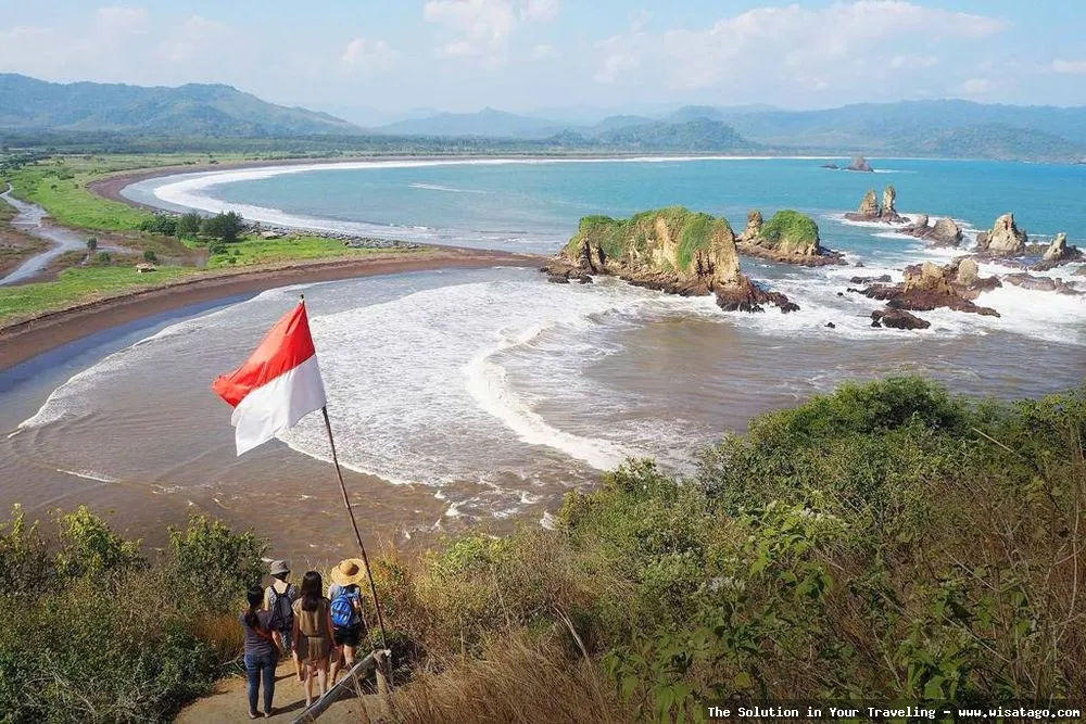 Pantai Payangan, keindahan alam memukau