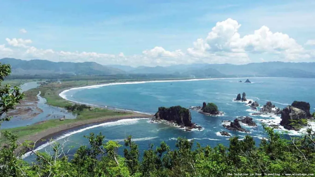 Pantai Payangan, keindahan alam memukau