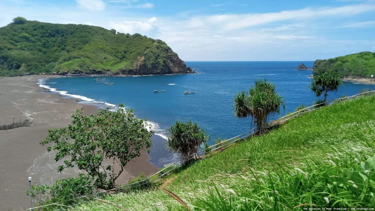 Pantai Payangan, pemandangan alam menawan.