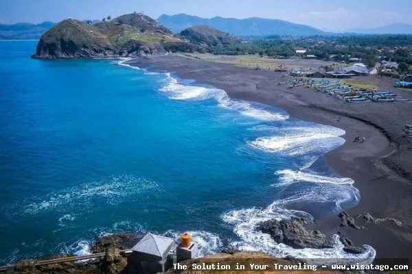 Pantai Payangan Jember, keindahan alami.
