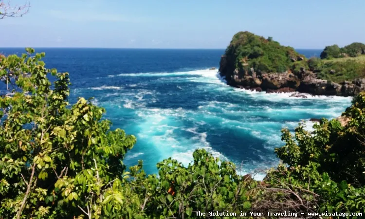 Pantai Peh Pulo, keindahan tersembunyi Pacitan