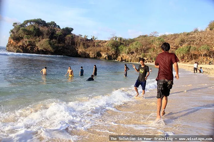Pantai Peh Pulo, keindahan tersembunyi Pacitan