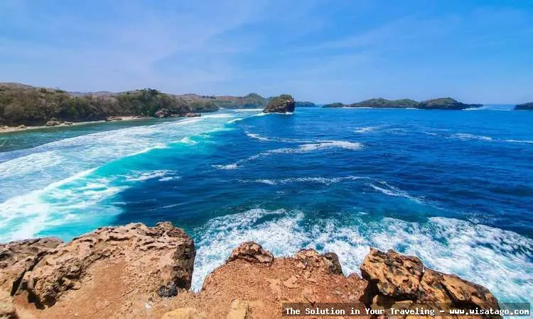 Pantai Peh Pulo: keindahan tersembunyi Pacitan