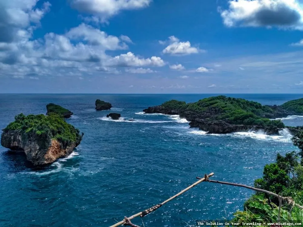 Pantai Peh Pulo, keindahan tersembunyi Pacitan