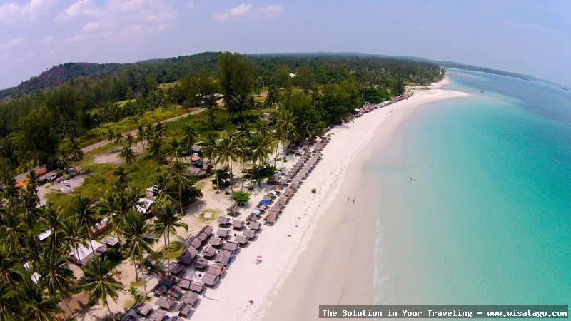 Pantai Pelawan, pesona pasir putih.