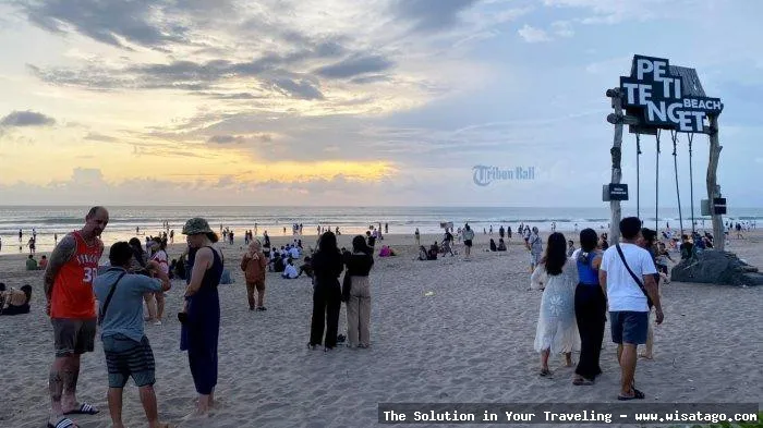 Pantai Petitenget, pasir lembut menawan
