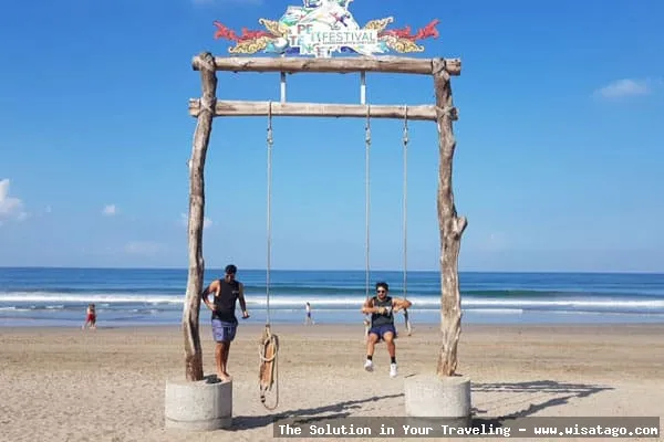 Pantai Petitenget, pasir lembut dan eksotis