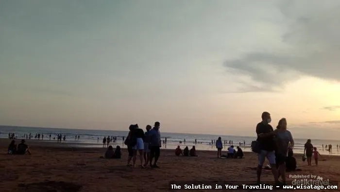 Pantai Petitenget: pasir lembut dan eksotis
