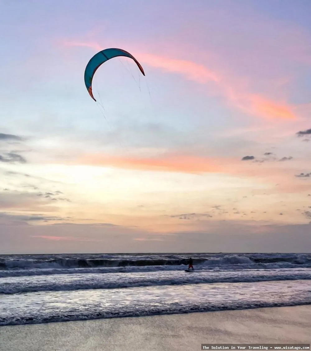 Pantai Petitenget, pasir lembut mempesona
