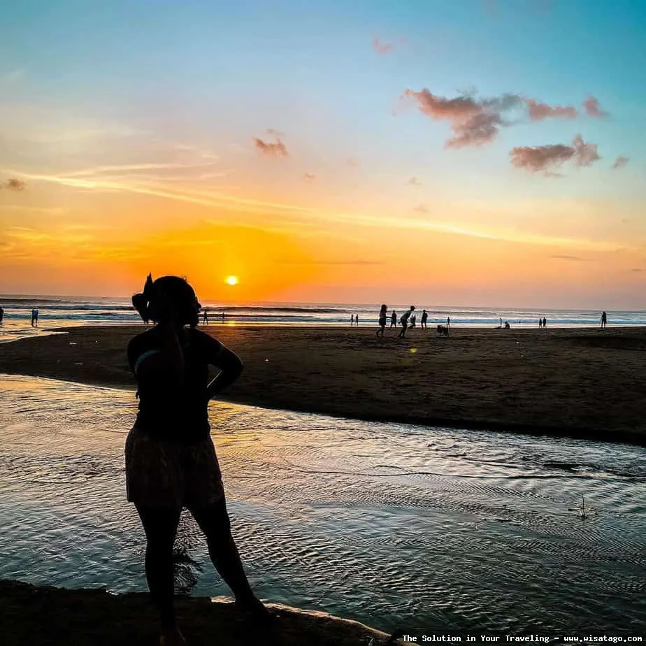 Pantai Petitenget, pasir putih memukau