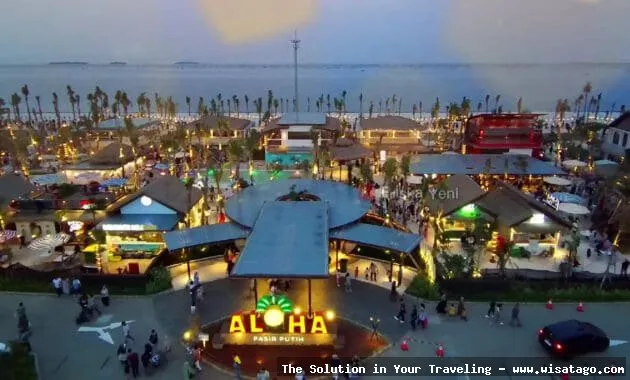 Pantai Pik: Suasana pantai yang indah