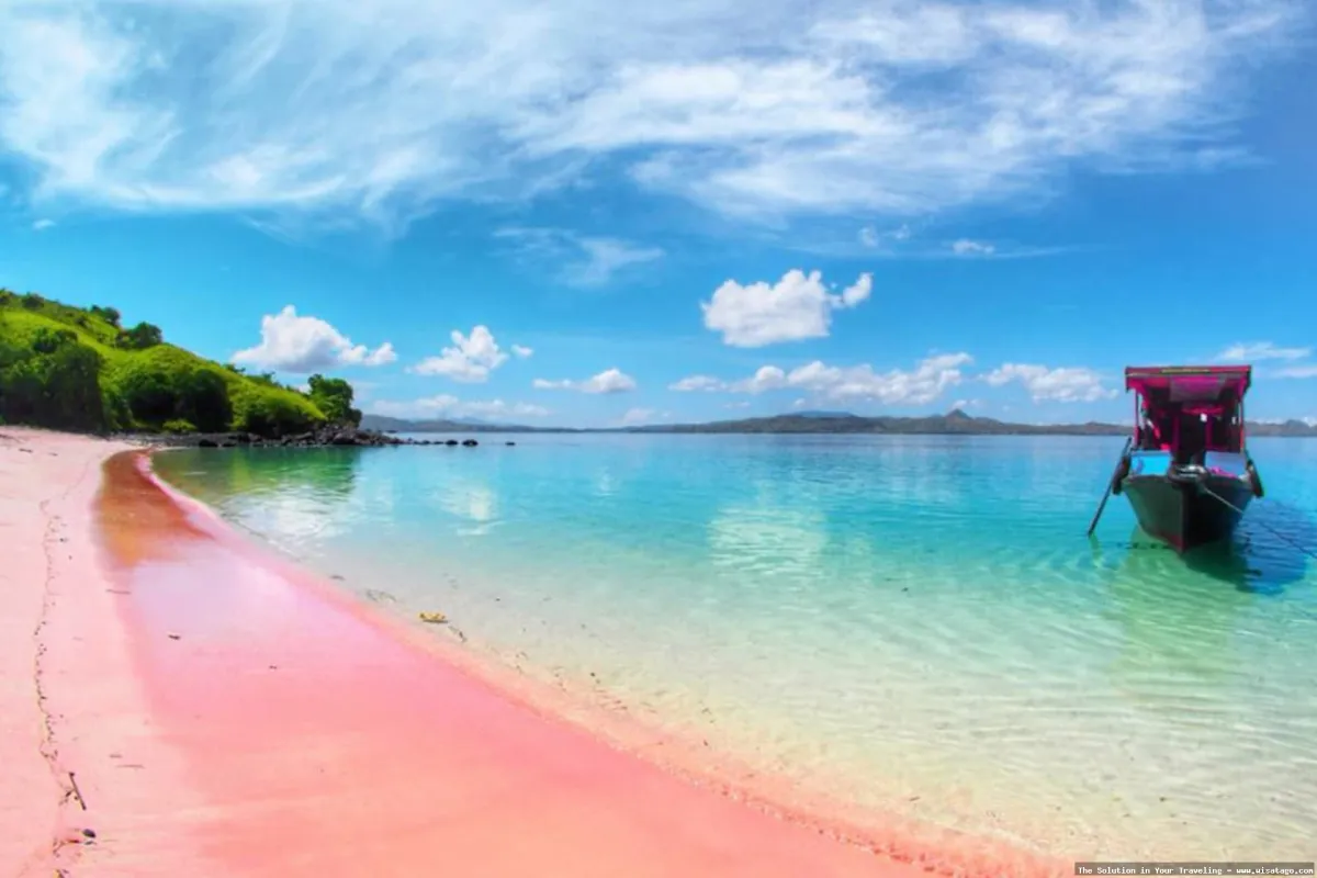 Pantai Pink Lombok yang menawan