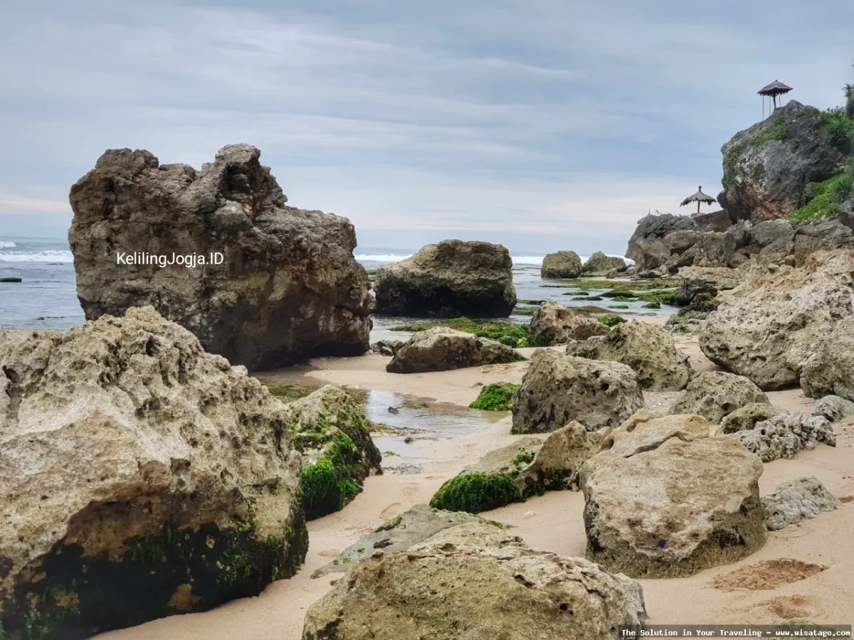 Pantai Pok Tunggal Gunungkidul yang mempesona