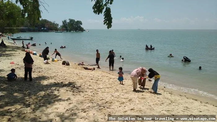 Pantai Pongkar, pesona wisata alam.