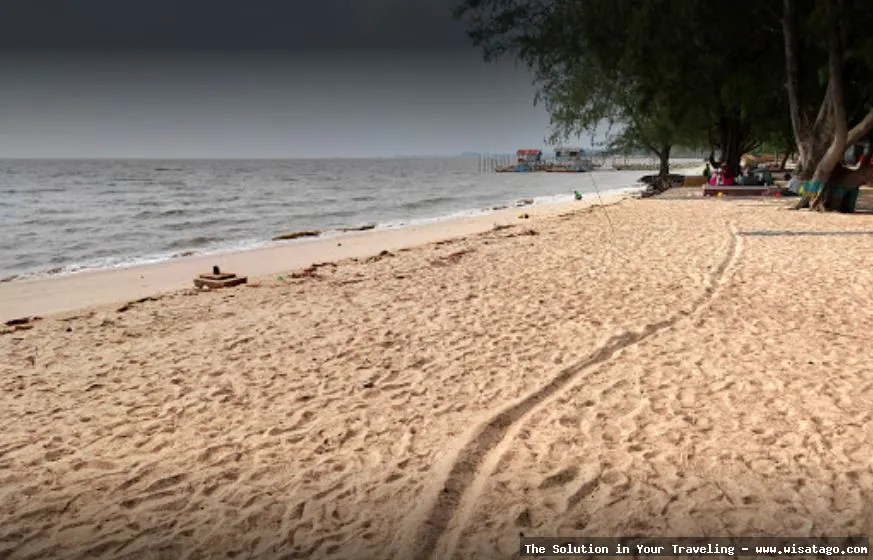Pantai Pongkar: keindahan alam memukau