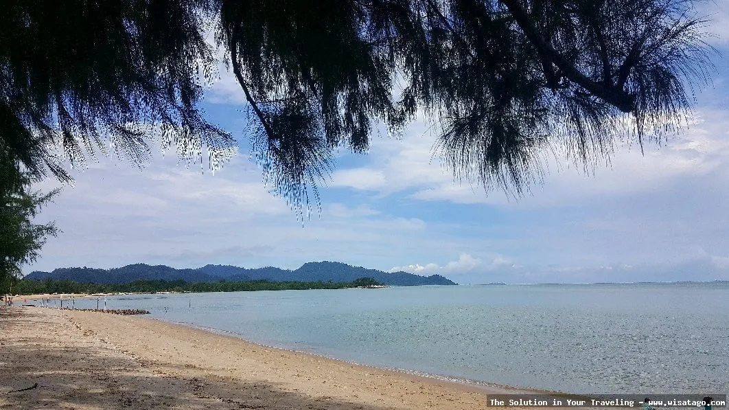 Pantai Pongkar, keindahan alam memukau
