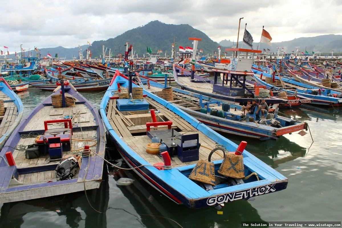 Pantai Prigi, keindahan laut selatan