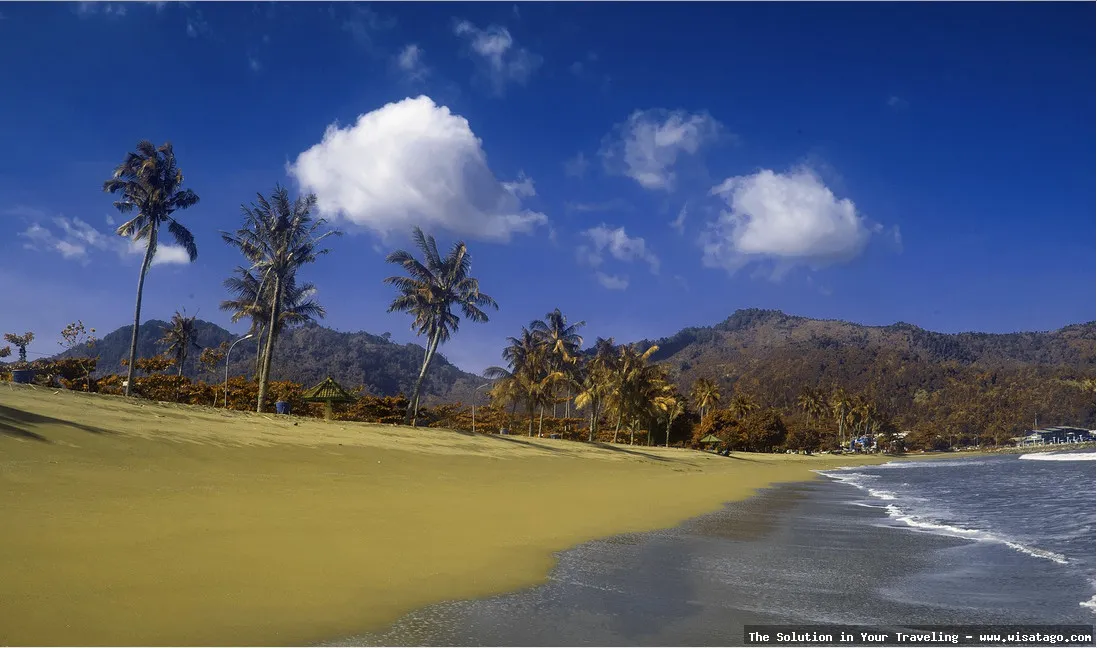 Pantai Prigi, pesona bahari Trenggalek.