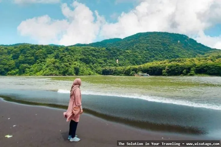 Pantai Puger, keindahan alam memukau