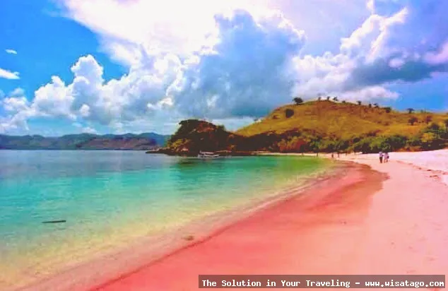 Pantai Pulau Merah di Banyuwangi indah