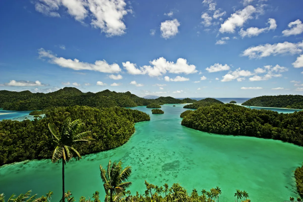 Pantai Raja Ampat yang memukau.