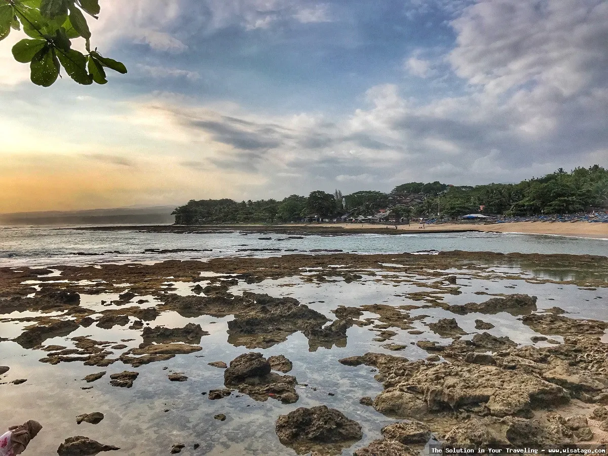 Pantai Rancabuaya Garut yang mempesona