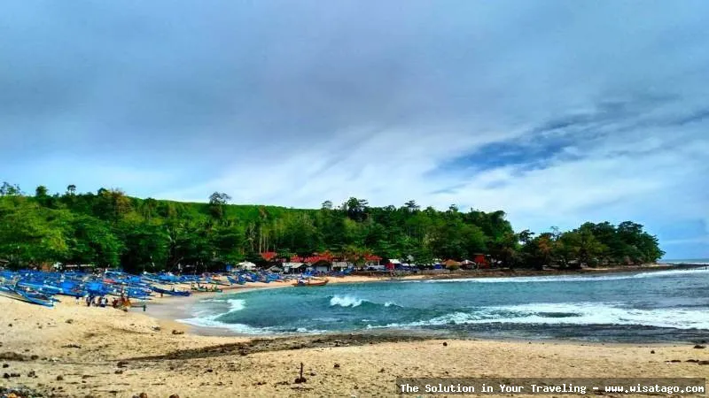 Pantai Rancabuaya Garut, pemandangan indah.