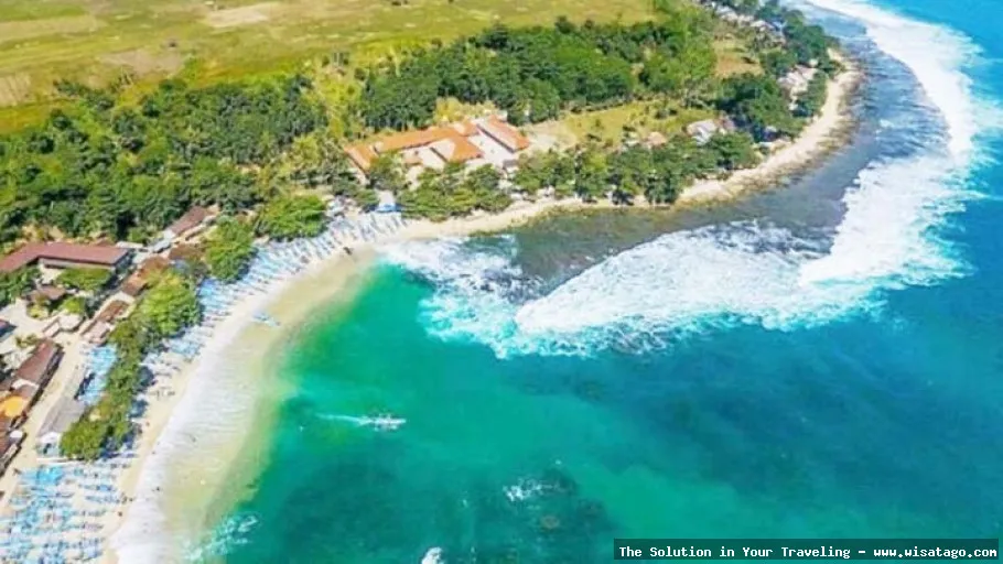 Pantai Rancabuaya Garut yang menawan
