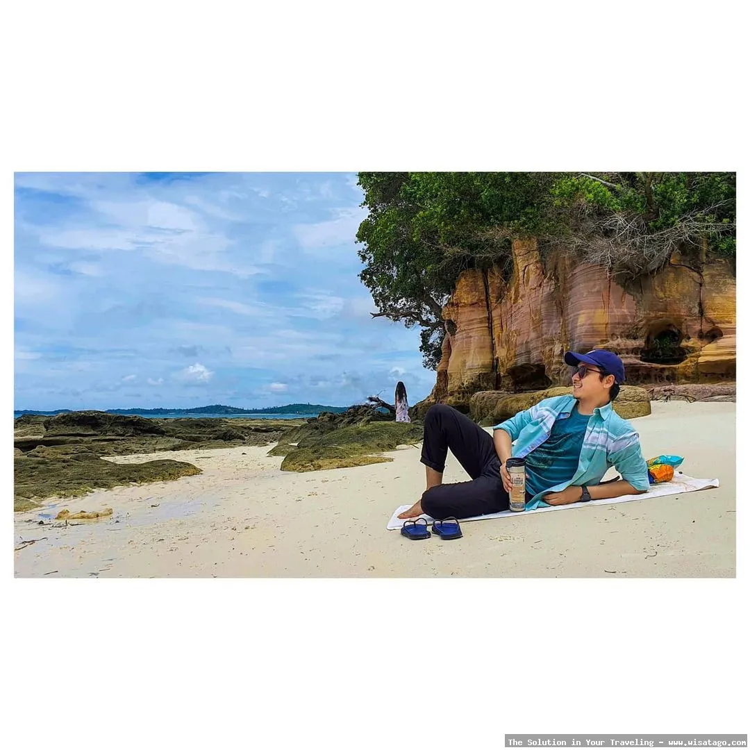 Pantai Reviola, keindahan tersembunyi Indonesia