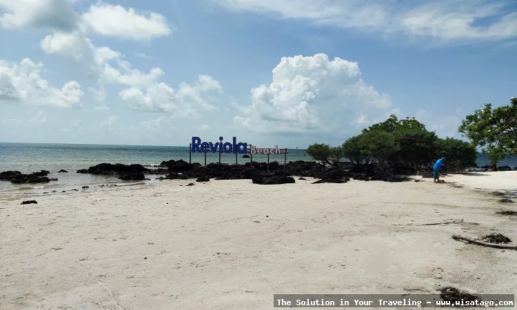 Pantai Reviola, keindahan alam tersembunyi
