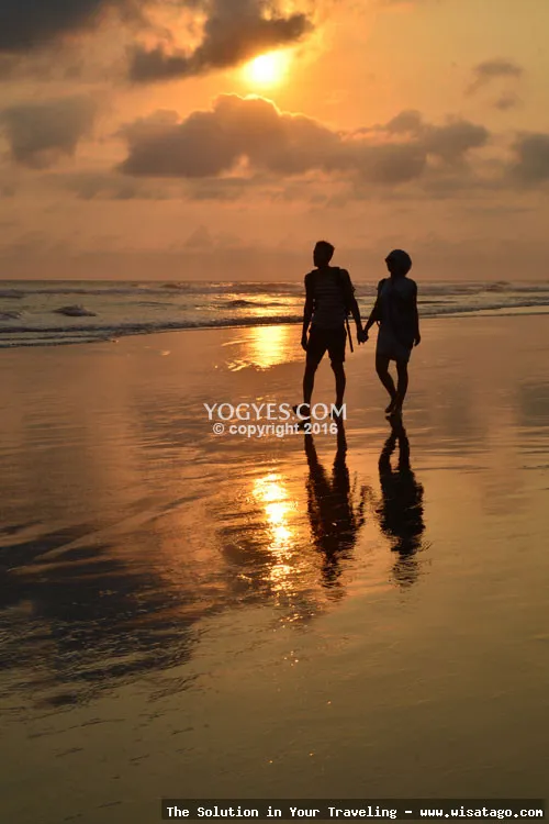 Pantai Romantis dengan pasir putih.