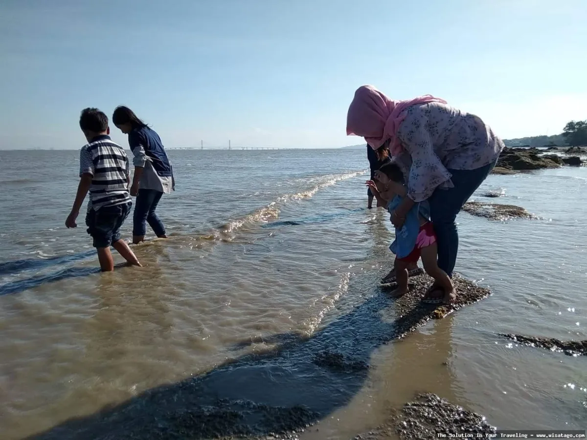 Pantai Rongkang, keindahan alam memukau