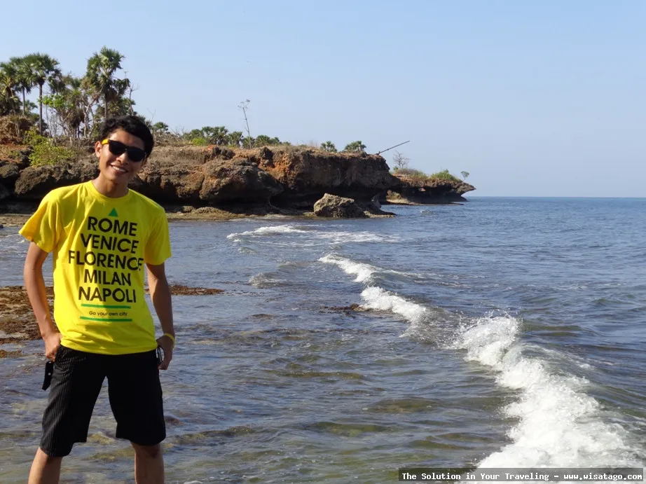 Pantai Rongkang: pesona alam memukau
