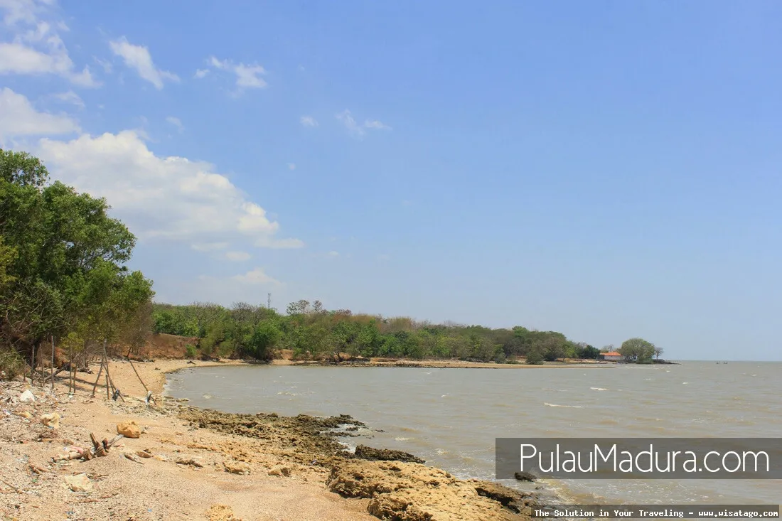 Pantai Rongkang: keindahan alam memukau