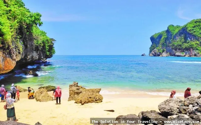 Pantai Sadeng, pemandangan laut menawan