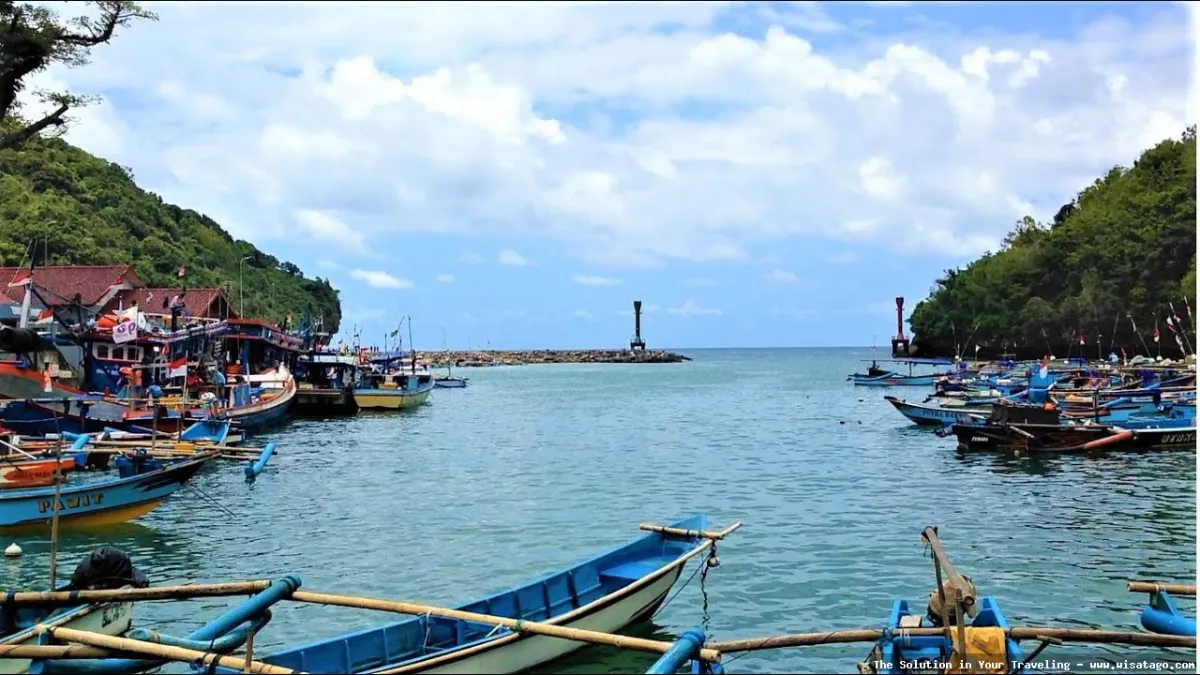 Pantai Sadeng GunungKidul, pemandangan indah pesisir.