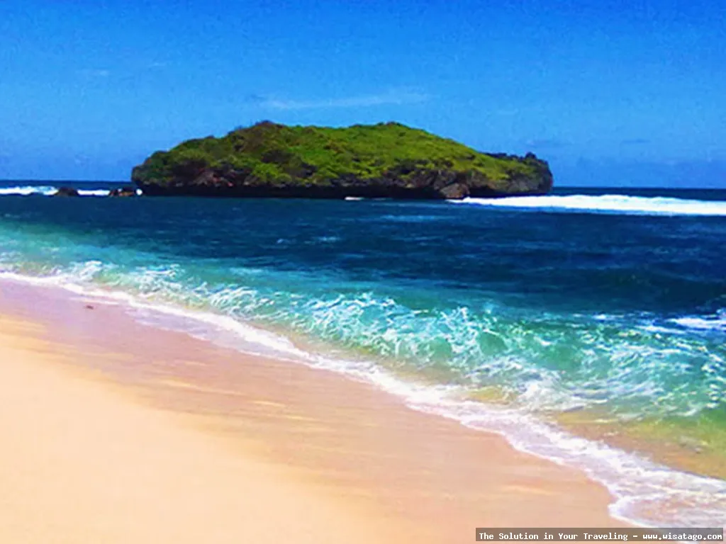 Pantai Sadranan GunungKidul yang mempesona.