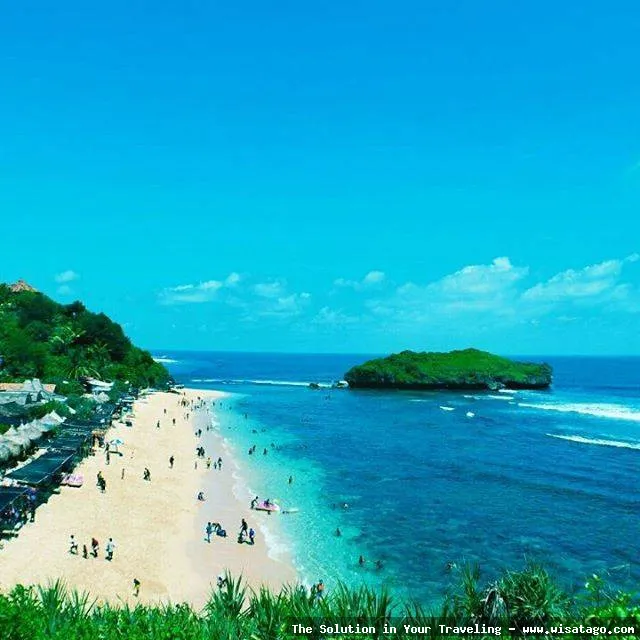 Pantai Sadranan GunungKidul yang memesona alami