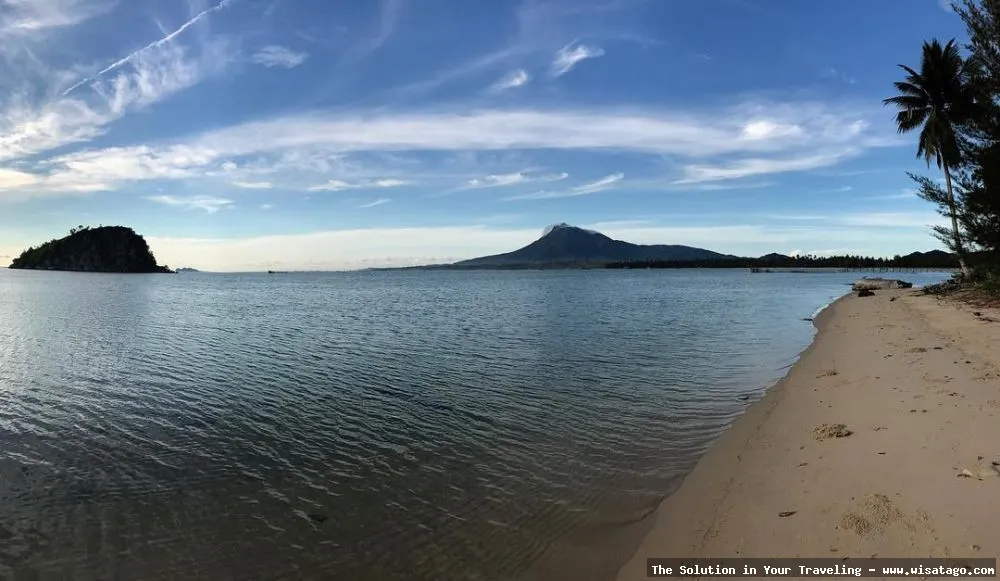 Pantai Sahi: keindahan alam tersembunyi