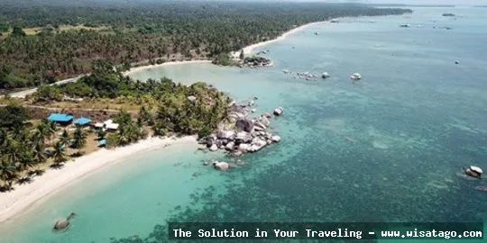 Pantai Sahi: keindahan alam tersembunyi