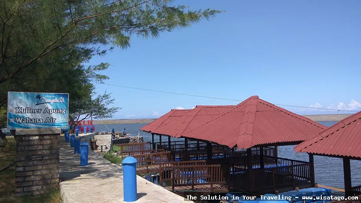 Pantai Samas: pemandangan laut selatan.