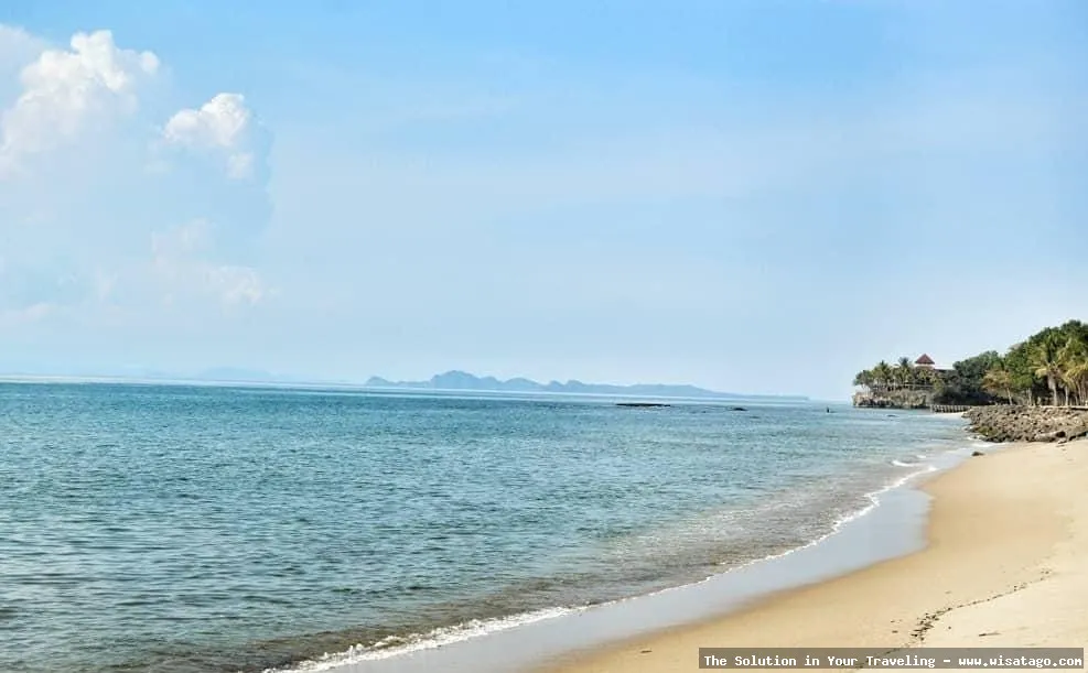 Pantai Sambolo: Tips, Harga Tiket, Kuliner, Lokasi, Fasilitas dan Spot