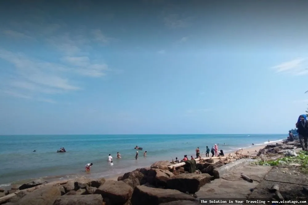 Pantai Sambolo, pasir putih yang memikat