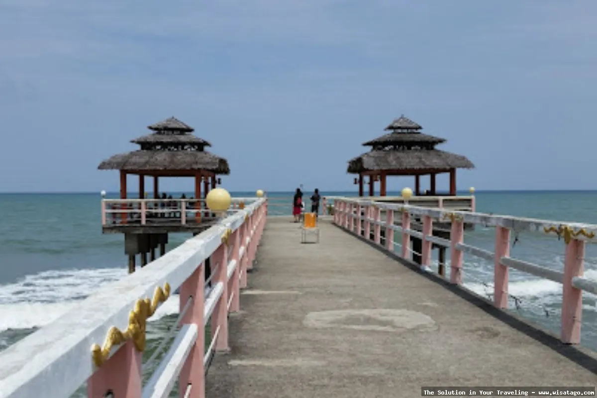 Pantai Sambolo, pasir putih yang memukau