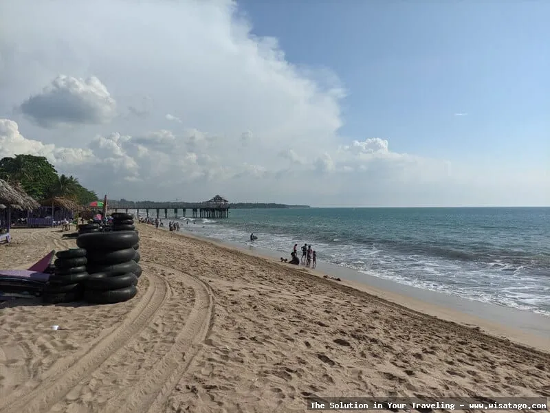 Pantai Sambolo, pasir putih memukau