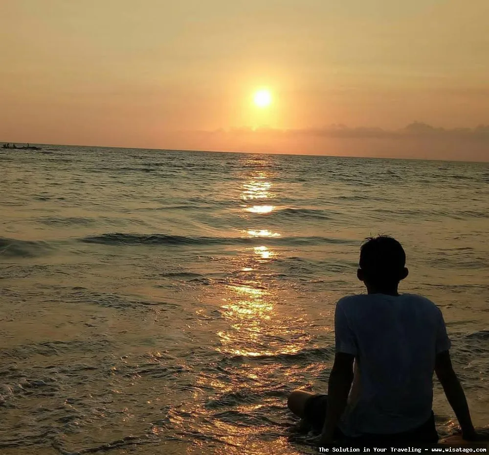 Pantai Sambolo 2 yang indah menawan